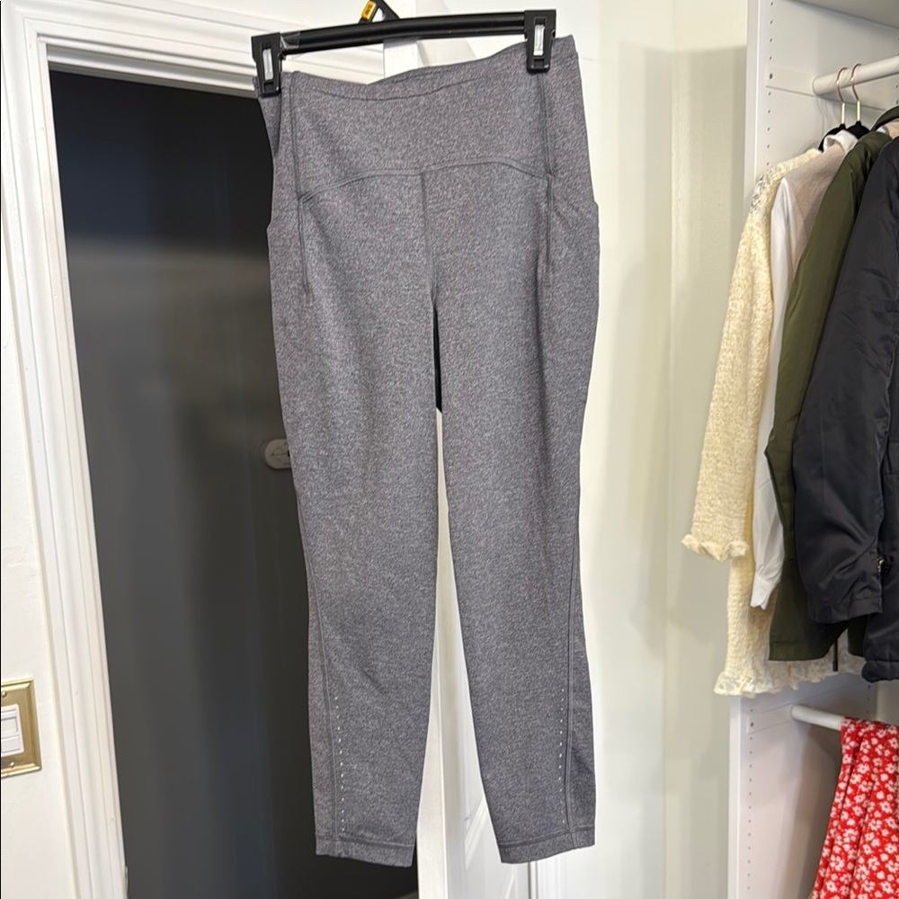 Lululemon Swift Speed High-Rise Crop 23" size 6